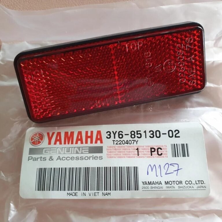 Rear taillight base reflector